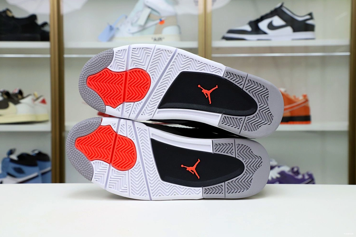 INFRARED AIR JORDAN 4 0215